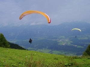 paraglider-225622_1280